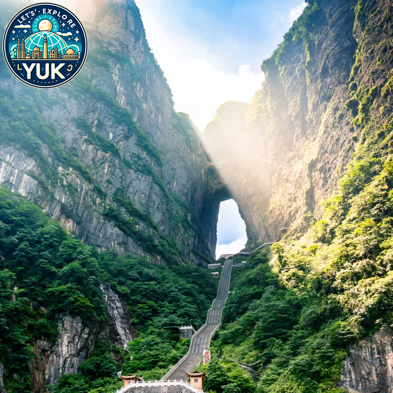 Misteri Tianmen Mountain: Keindahan Alam dan Sejarah di Baliknya