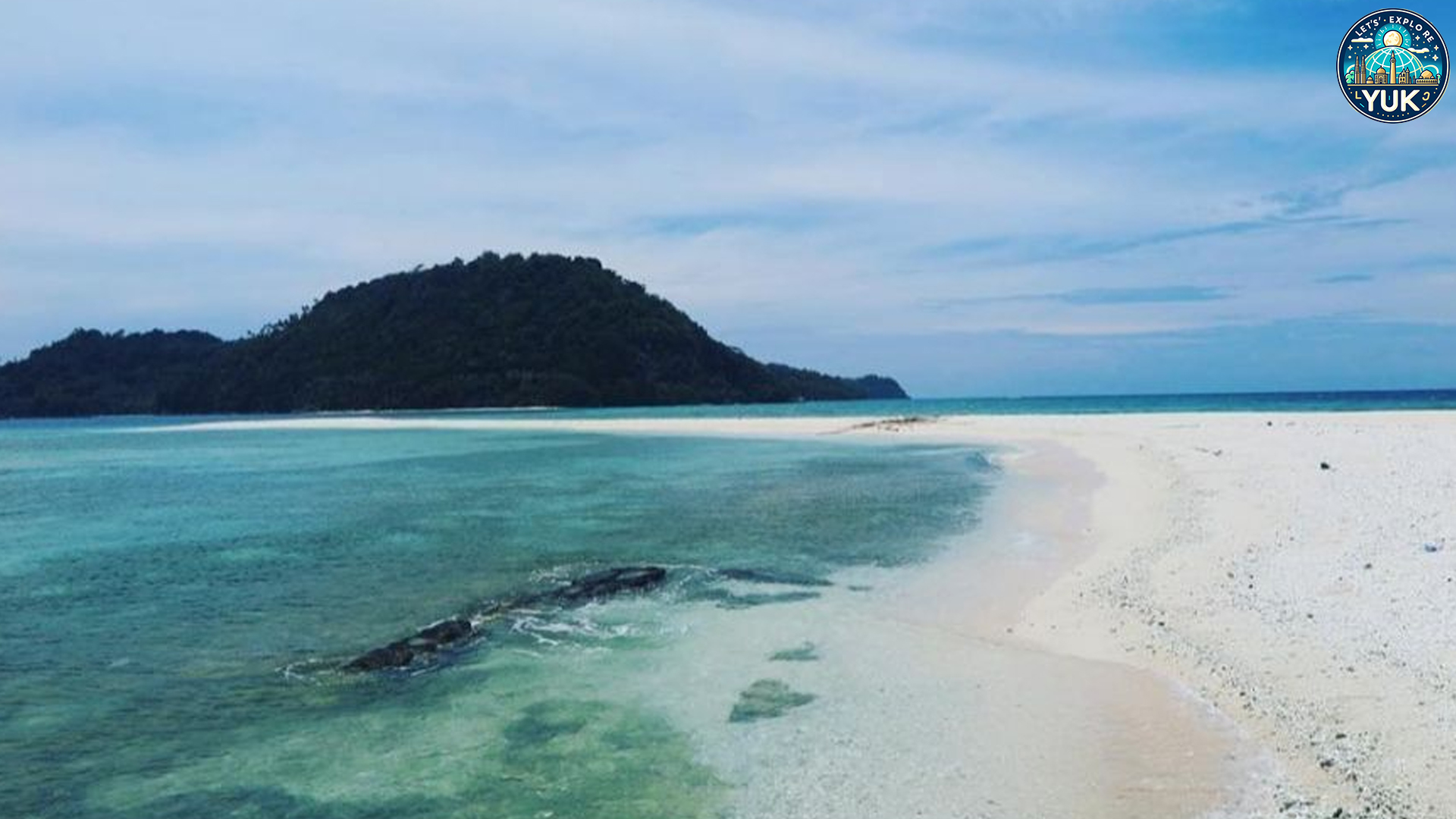 Pulau Nailaka, Surga Tersembunyi dengan Pantai Berpasir Halus