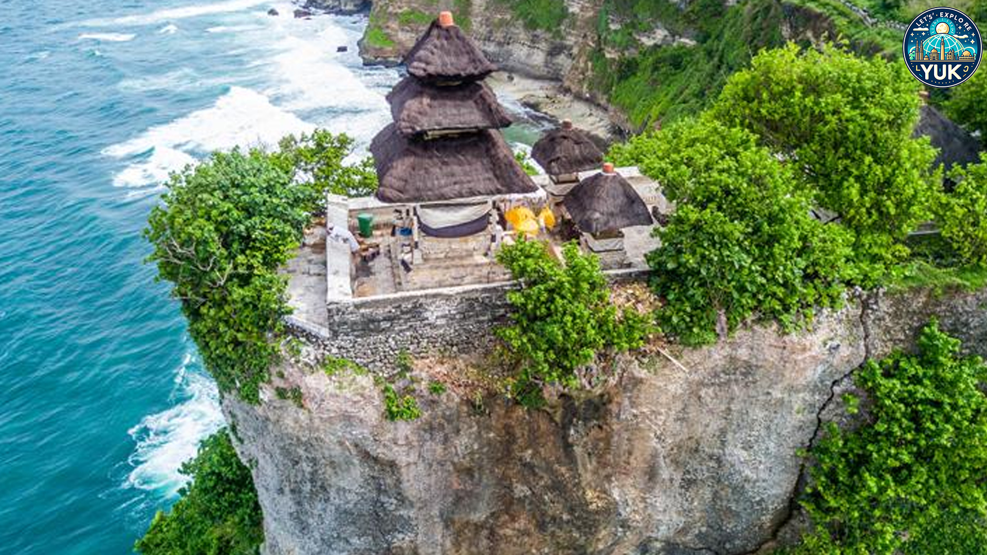 Pesona Pura Luhur Uluwatu: Destinasi Wisata Wajib di Bali
