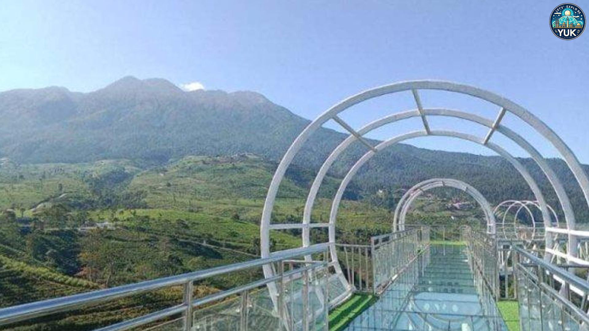Menikmati Udara Segar dan Pemandangan Kemuning Sky Hills