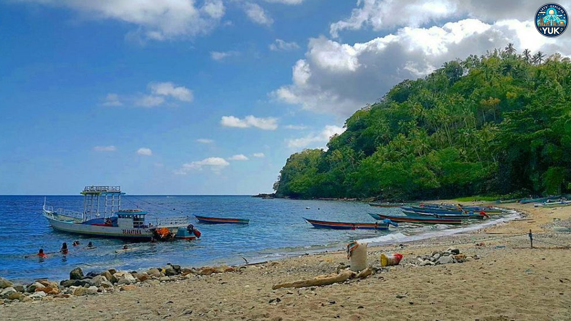 Menikmati Keasrian Pantai Hukurila: Tempat Ideal untuk Bersantai
