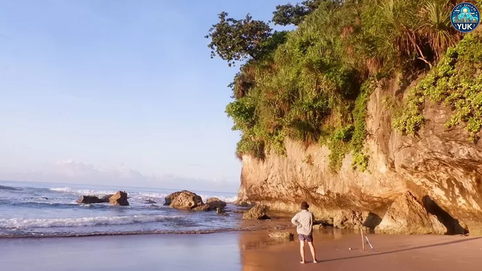 Pantai Goa Langir, Surga Fotografi dengan Tebing dan Gua Eksotis