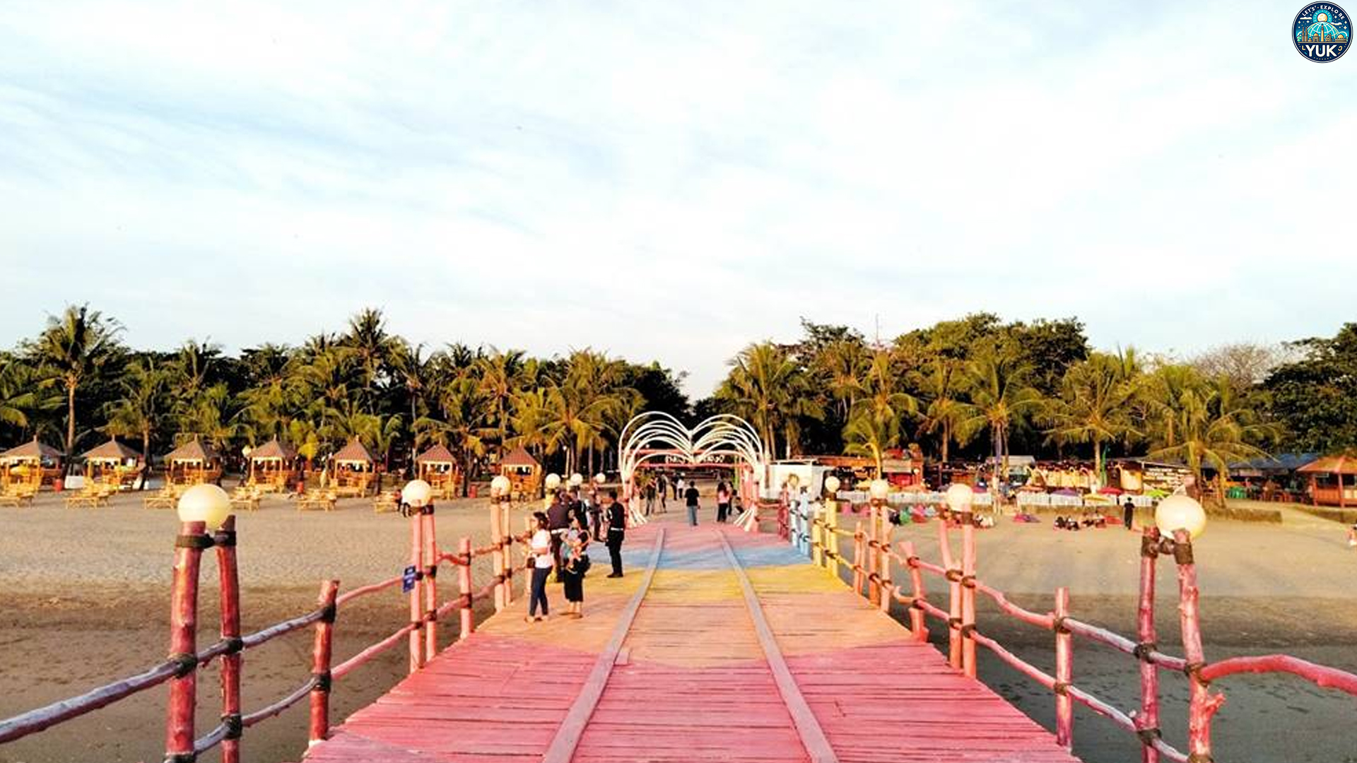 Pantai Akkarena: Tempat Ideal Menikmati Sunset di Makassar