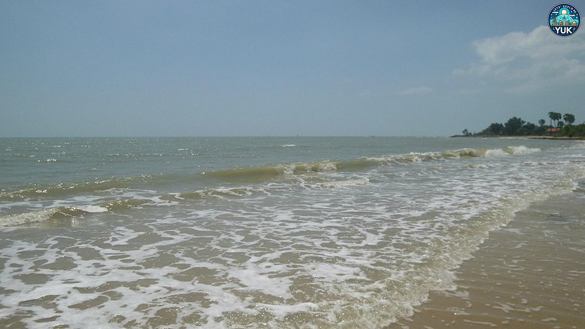 Pantai Siring Kemuning: Liburan Santai dengan Kedamaian