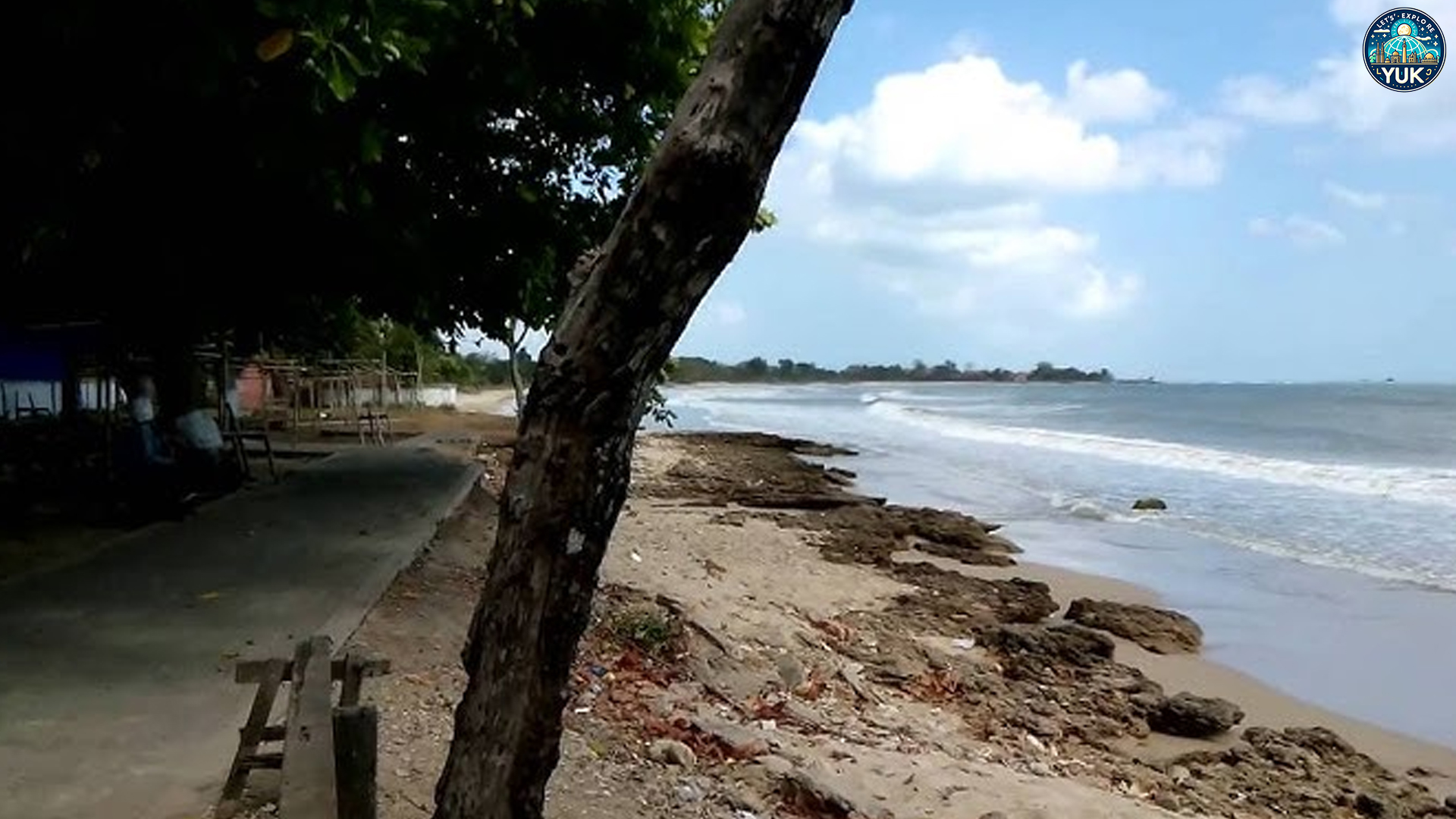 Pantai Siring Kemuning: Liburan Santai dengan Kedamaian