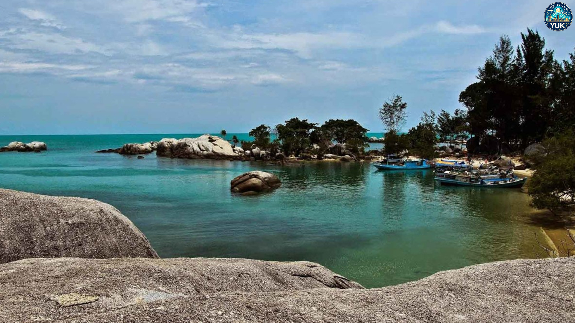 Liburan Sempurna di Pantai Penyabong: Keindahan Memukau