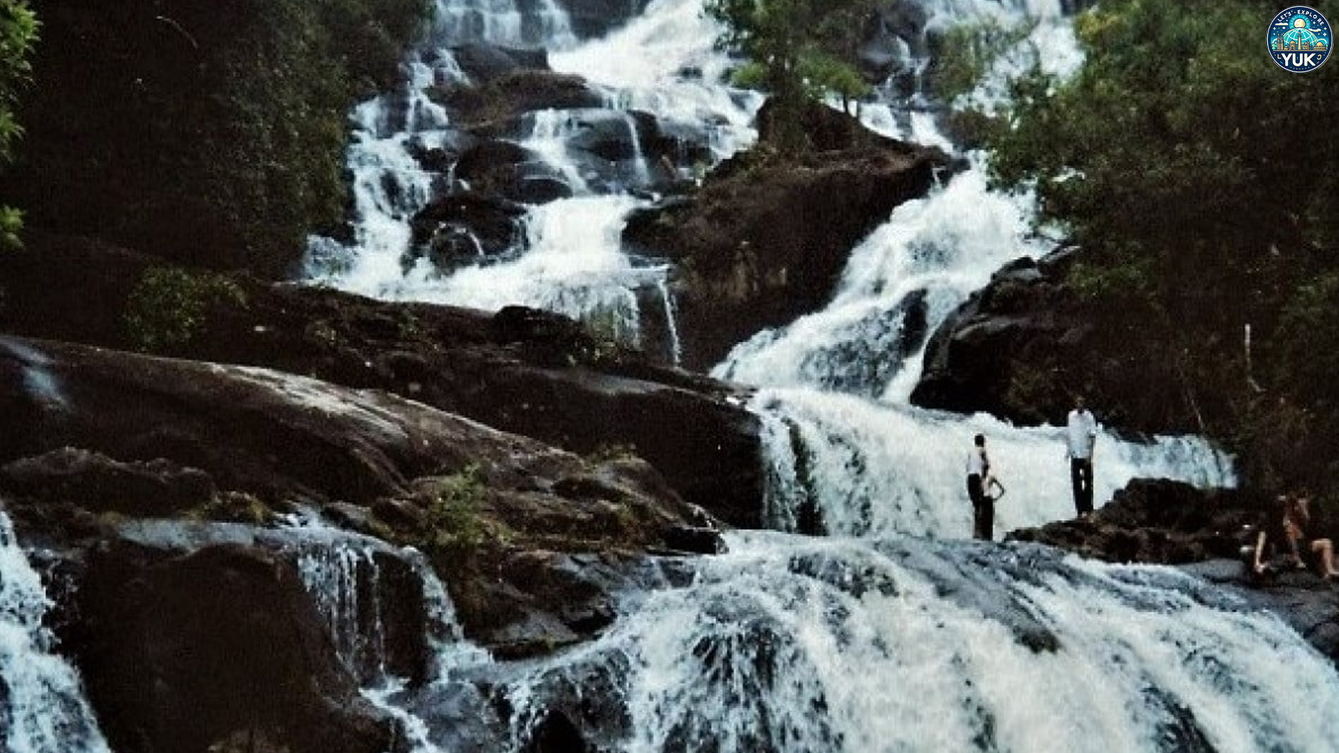 Air Terjun Tujuh Tingkat: Keajaiban Tersembunyi di Jantung Riau