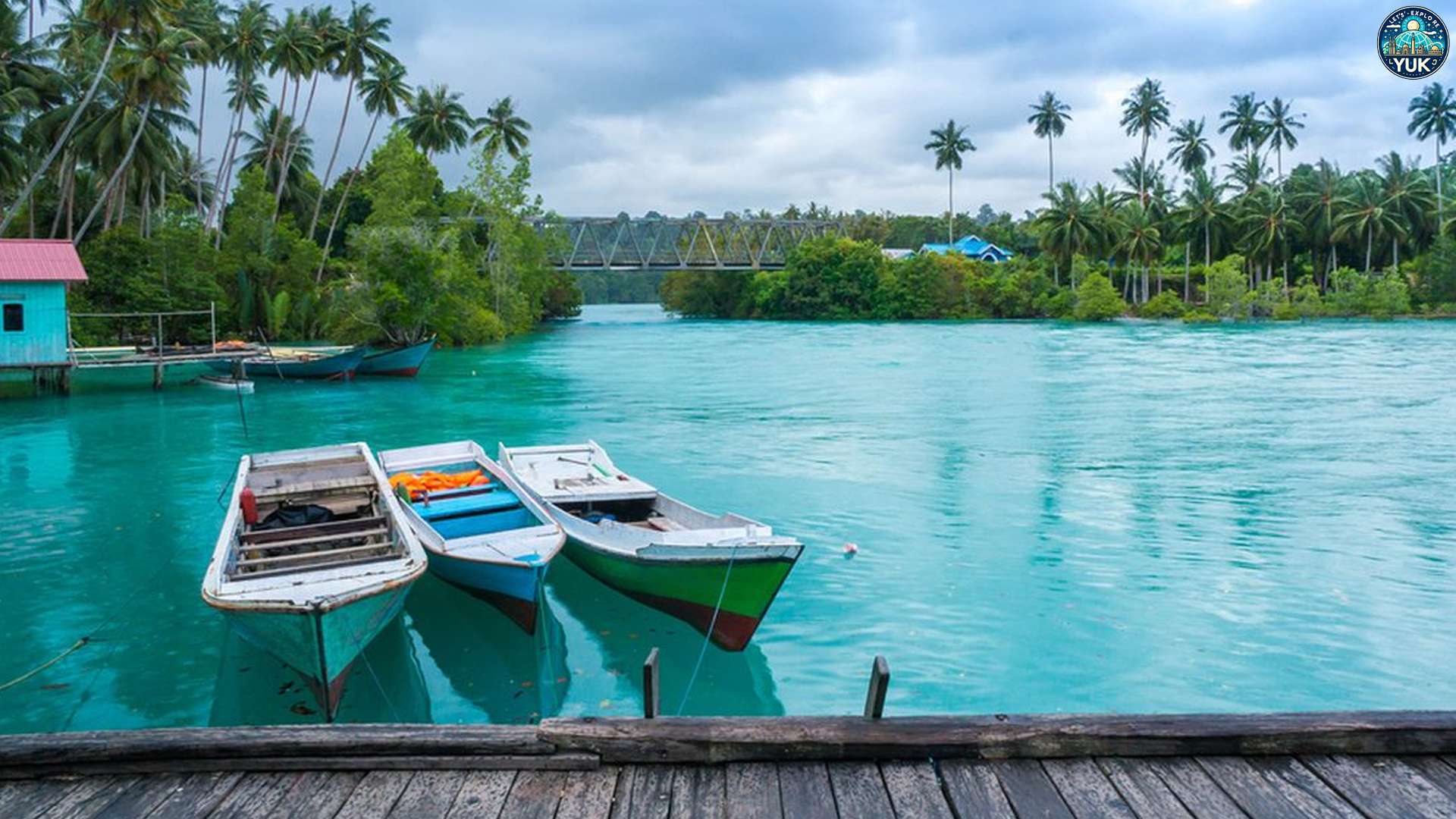 Keajaiban Danau Labuan Cermin: Wisata Alam Air Sebening Kaca