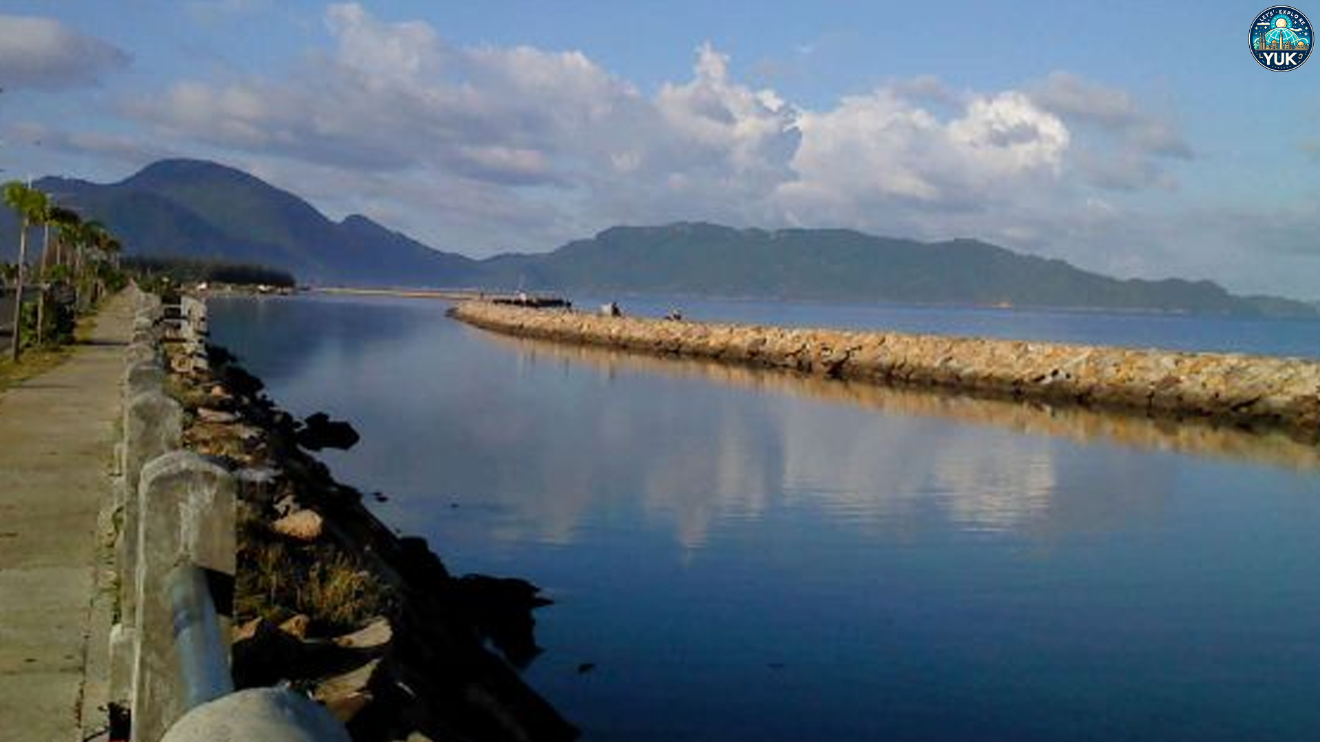 Pesona Pantai Ulee Lheue: Keindahan Alam Dekat Banda Aceh