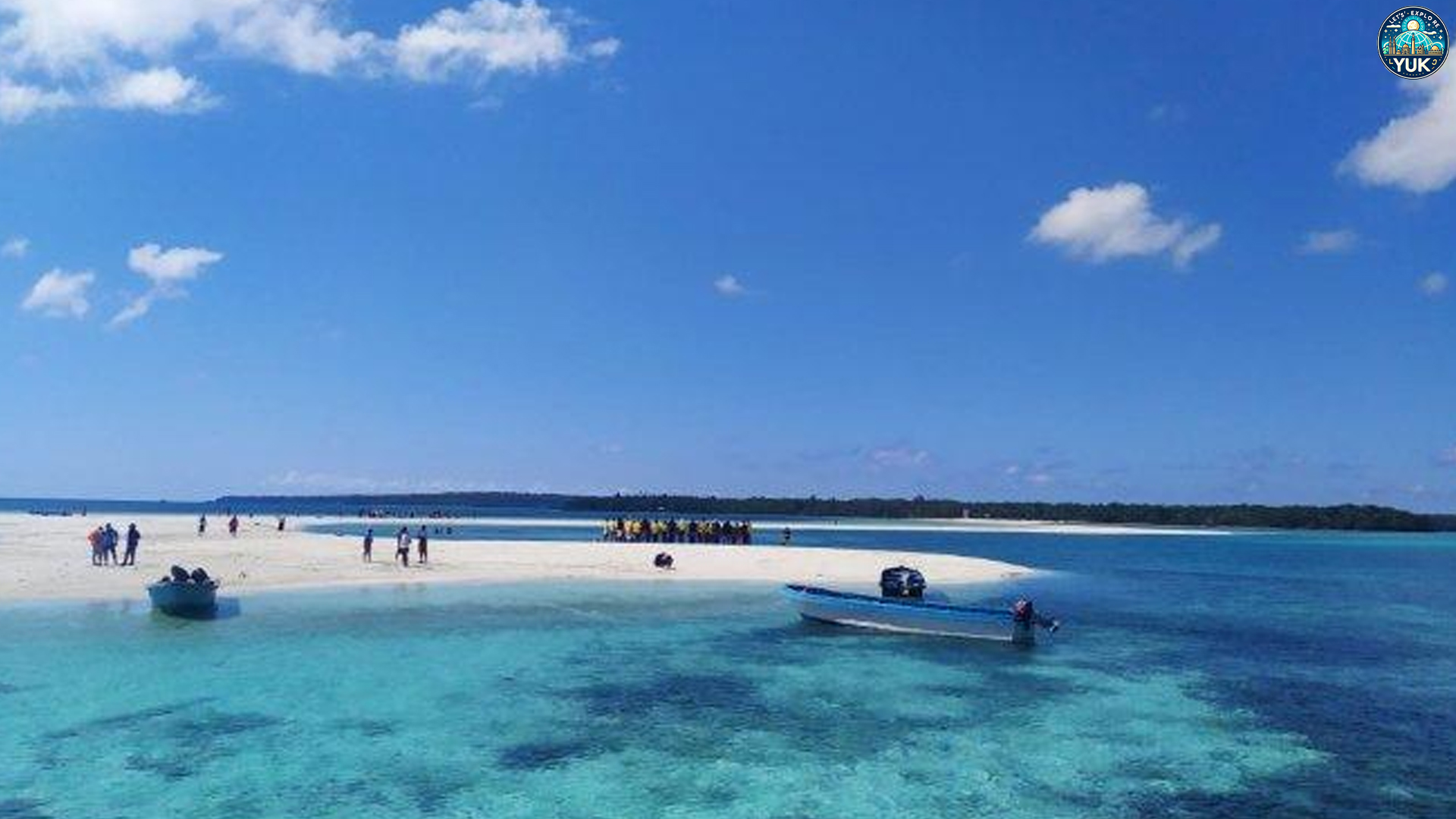 Menjejak Surga Tersembunyi di Maluku: Pesona Pantai Ngurtavur