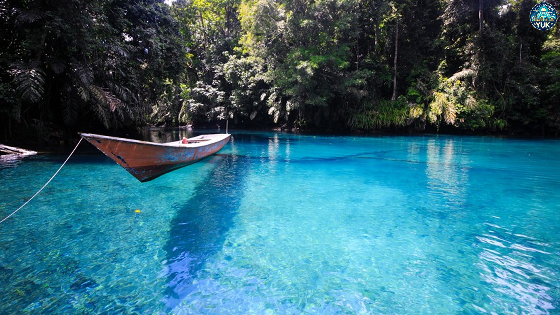 Keajaiban Danau Labuan Cermin: Wisata Alam Air Sebening Kaca