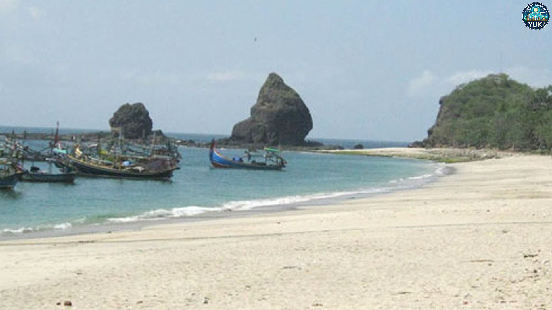 Menikmati Keindahan dan Ketenangan Pantai Papuma di Jember