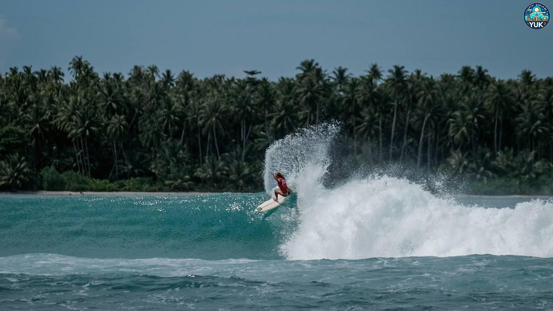 Nikmati Liburan Seru di Pantai Sorake Eksotis yang Mendunia