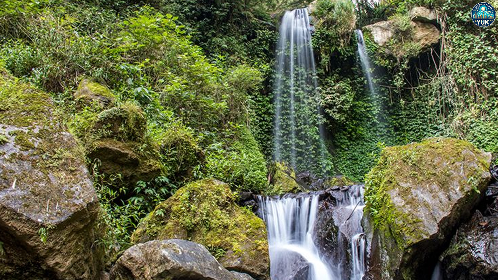 Air Terjun Grenjengan Kembar: Pesona Alam yang Bikin Segar