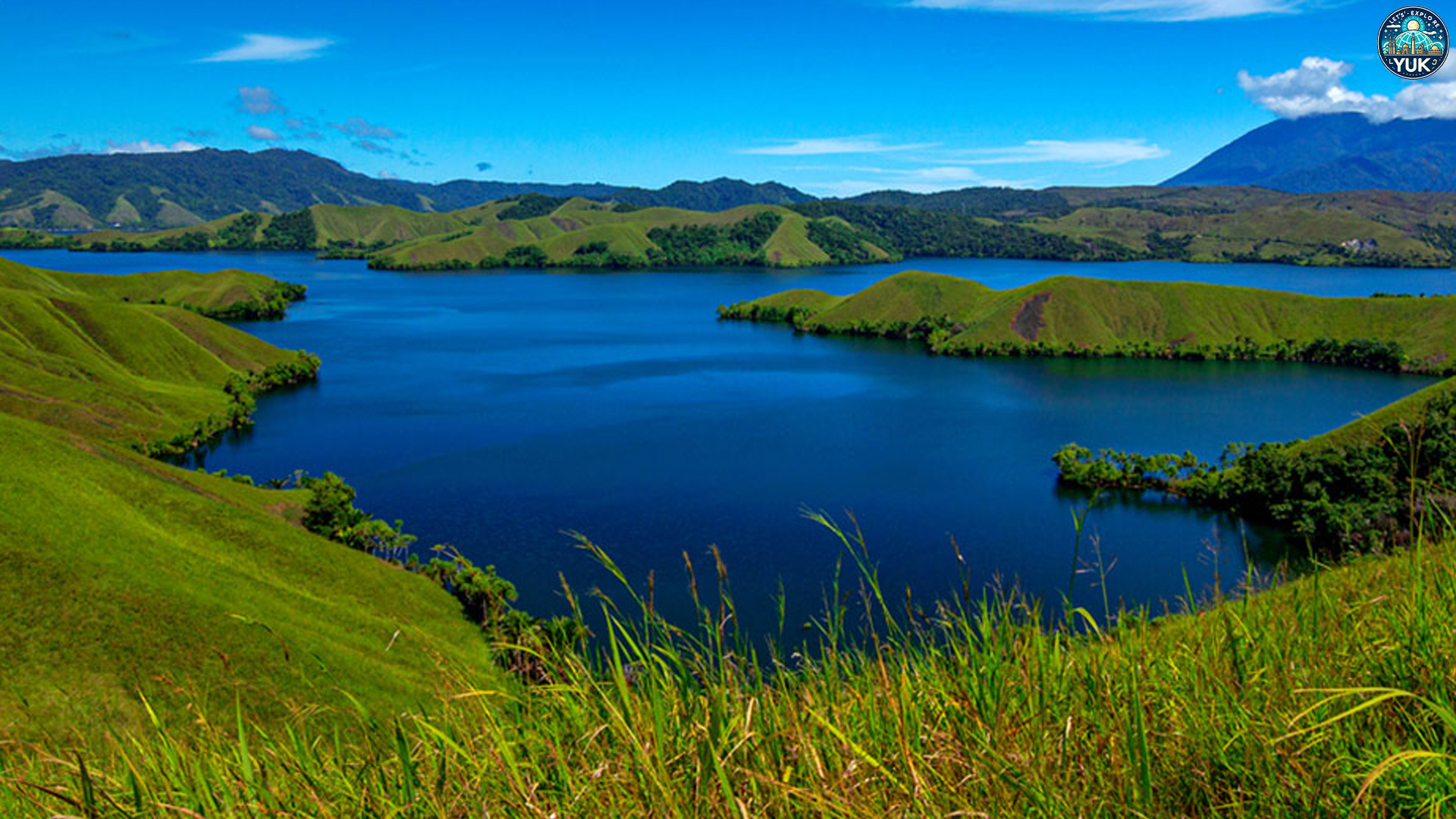 Wisata Danau Sentani: Gerbang Keindahan Alam & Budaya Papua