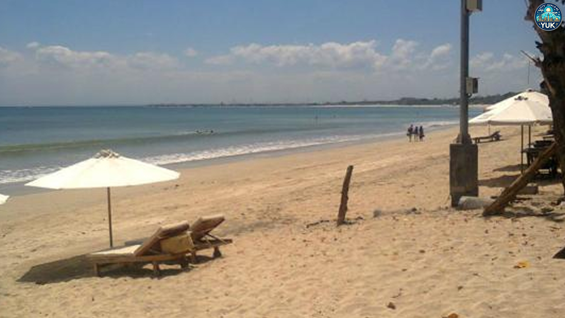 Saat Pasir Putih dan Senja Bertemu di Pantai Jimbaran Belitung