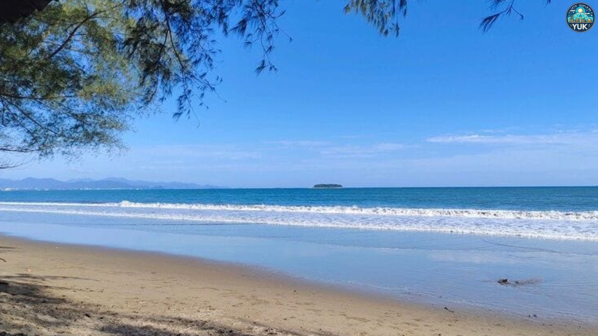 Pantai Pasir Jambak, Surga Pasir Putih dan Ombak Tenang
