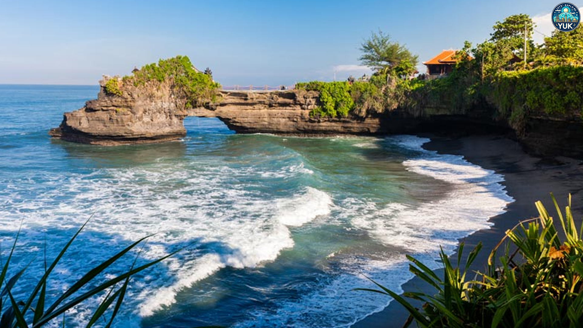 Rasakan 4 Sensasi Liburan Tak Terlupakan di Pantai Batu Bolong