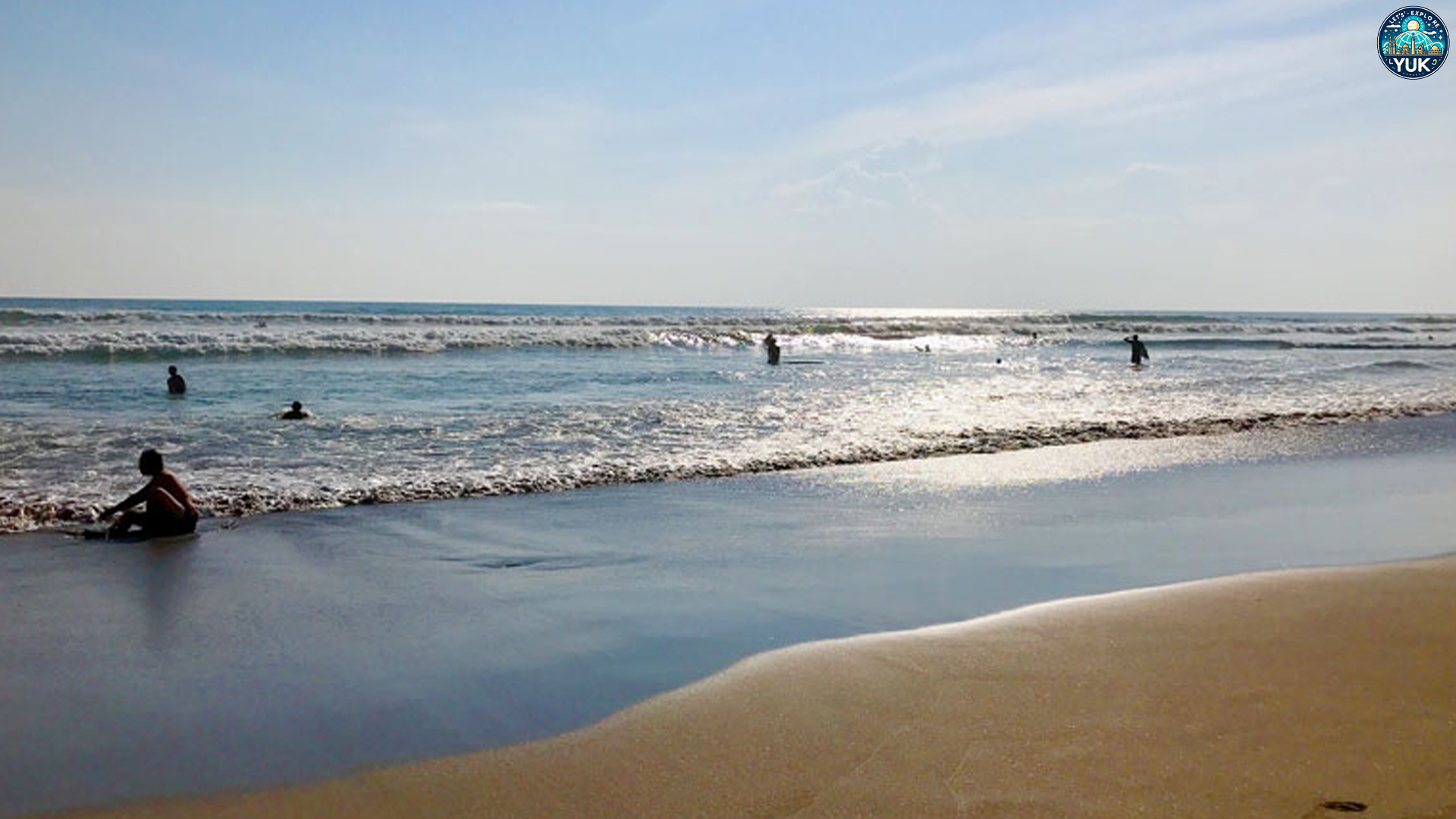 Nikmati Pantai Batu Belig dengan 4 Cara Penuh Kenangan