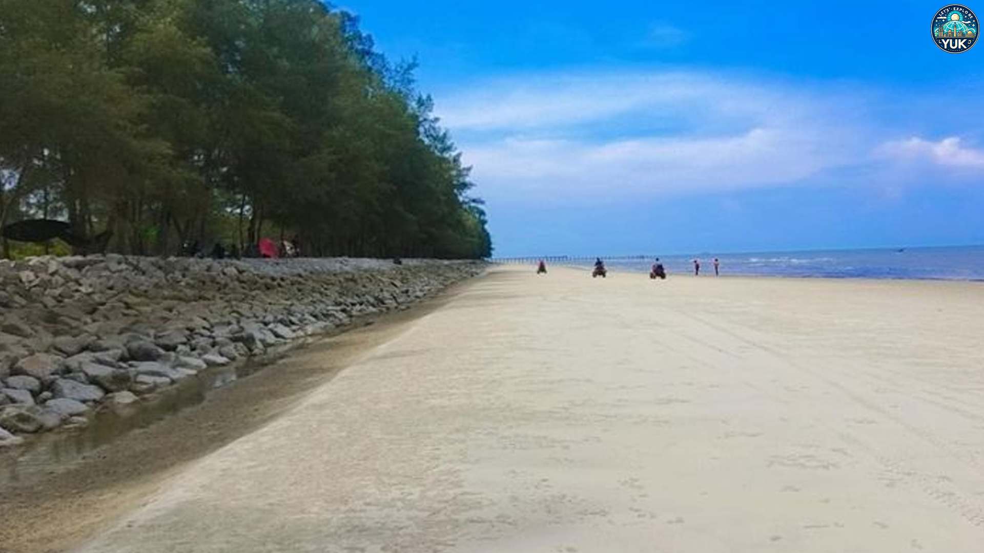 Tanjung Punak: Liburan Santai di Pinggir Pantai yang Indah