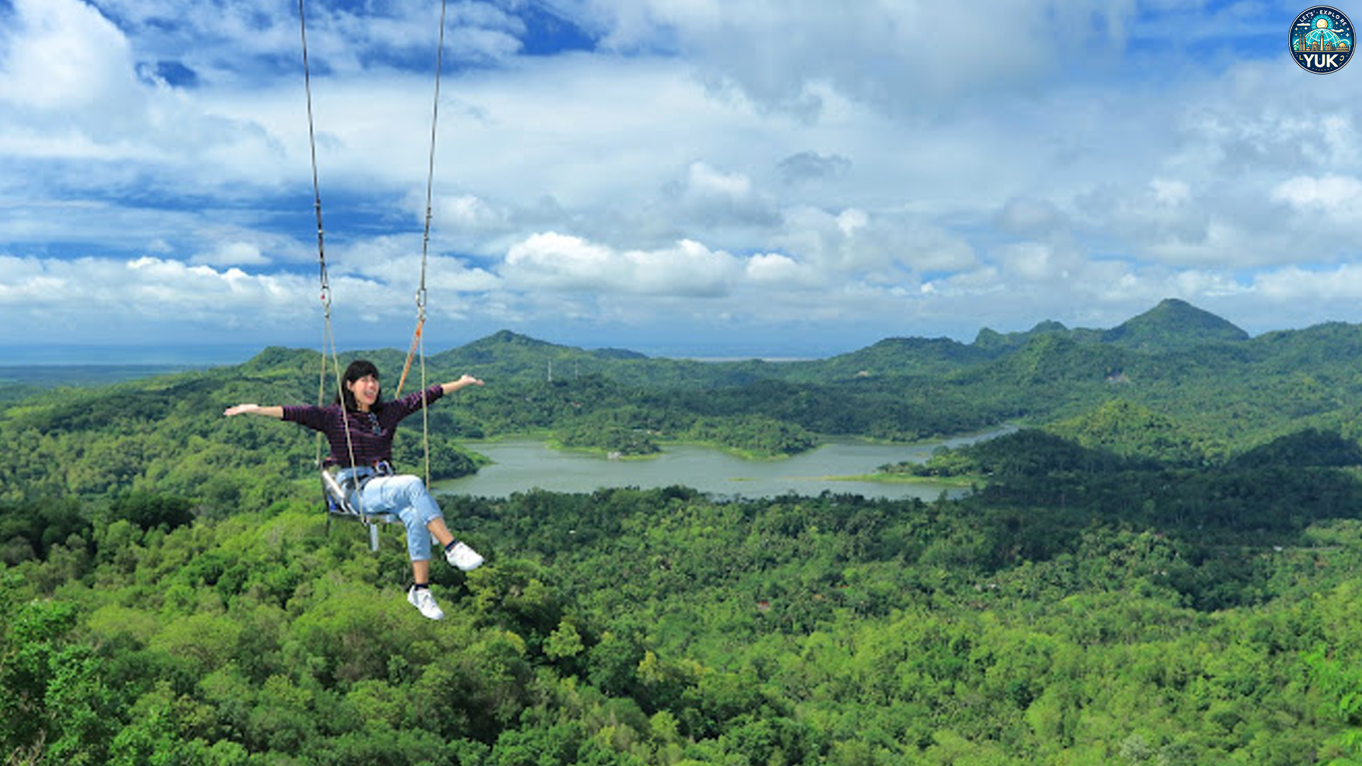 Wisata Alam Kalibiru Sajikan Panorama Sunset Terindah