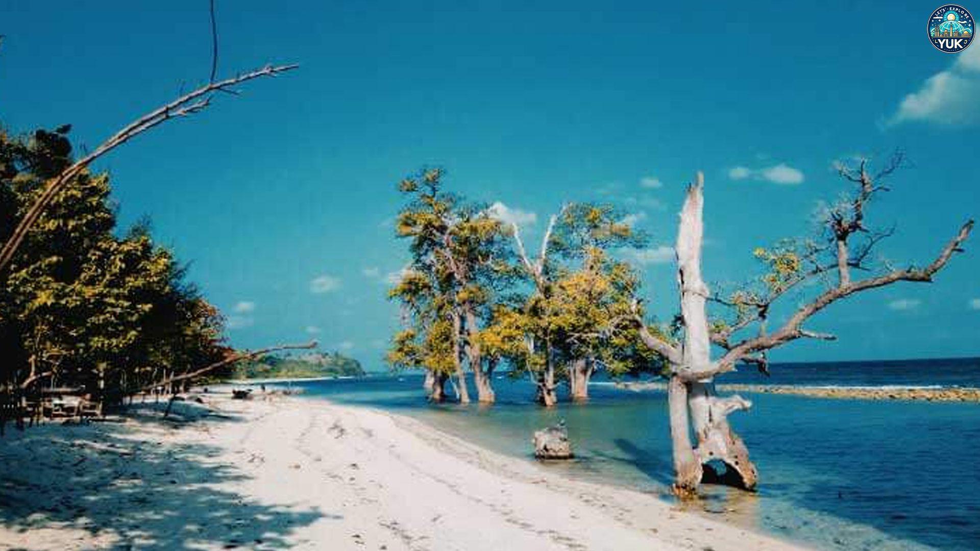 Pesona Tersembunyi Pantai Lhok Mee yang Wajib Dikunjungi