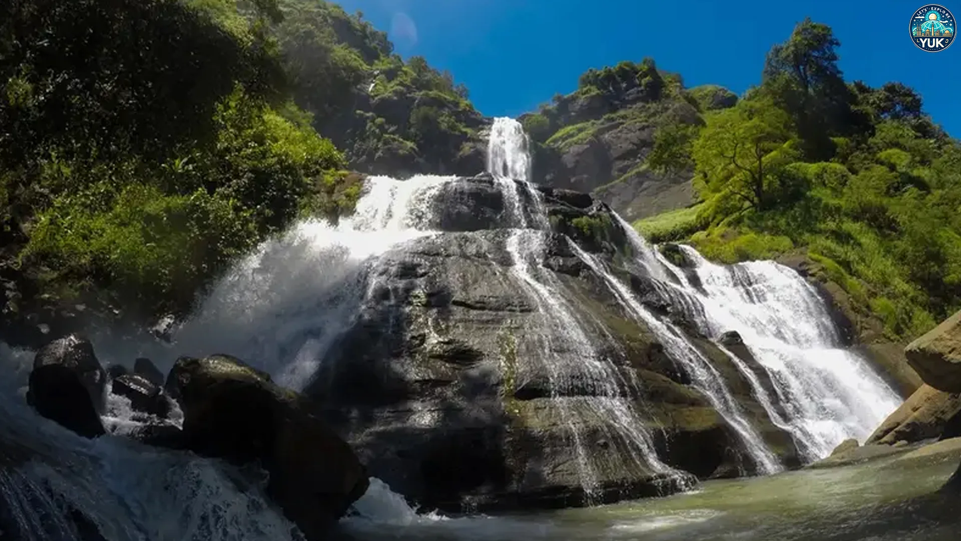 Curug Cikanteh dengan Tingkatan Air Terjun Super Epic Banget