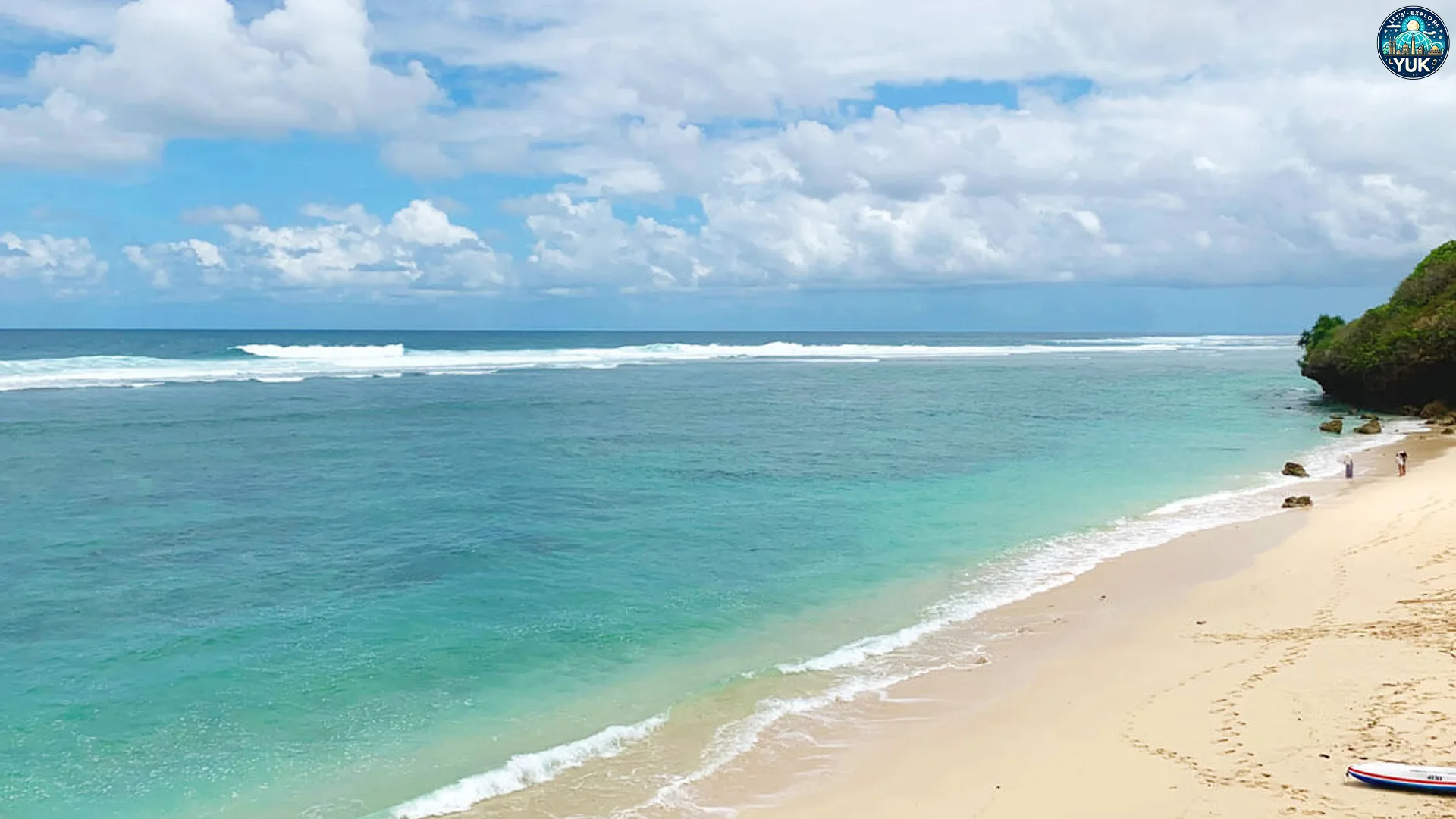 Menjelajahi Pantai Gunung Payung: Pesona Alam Tersembunyi