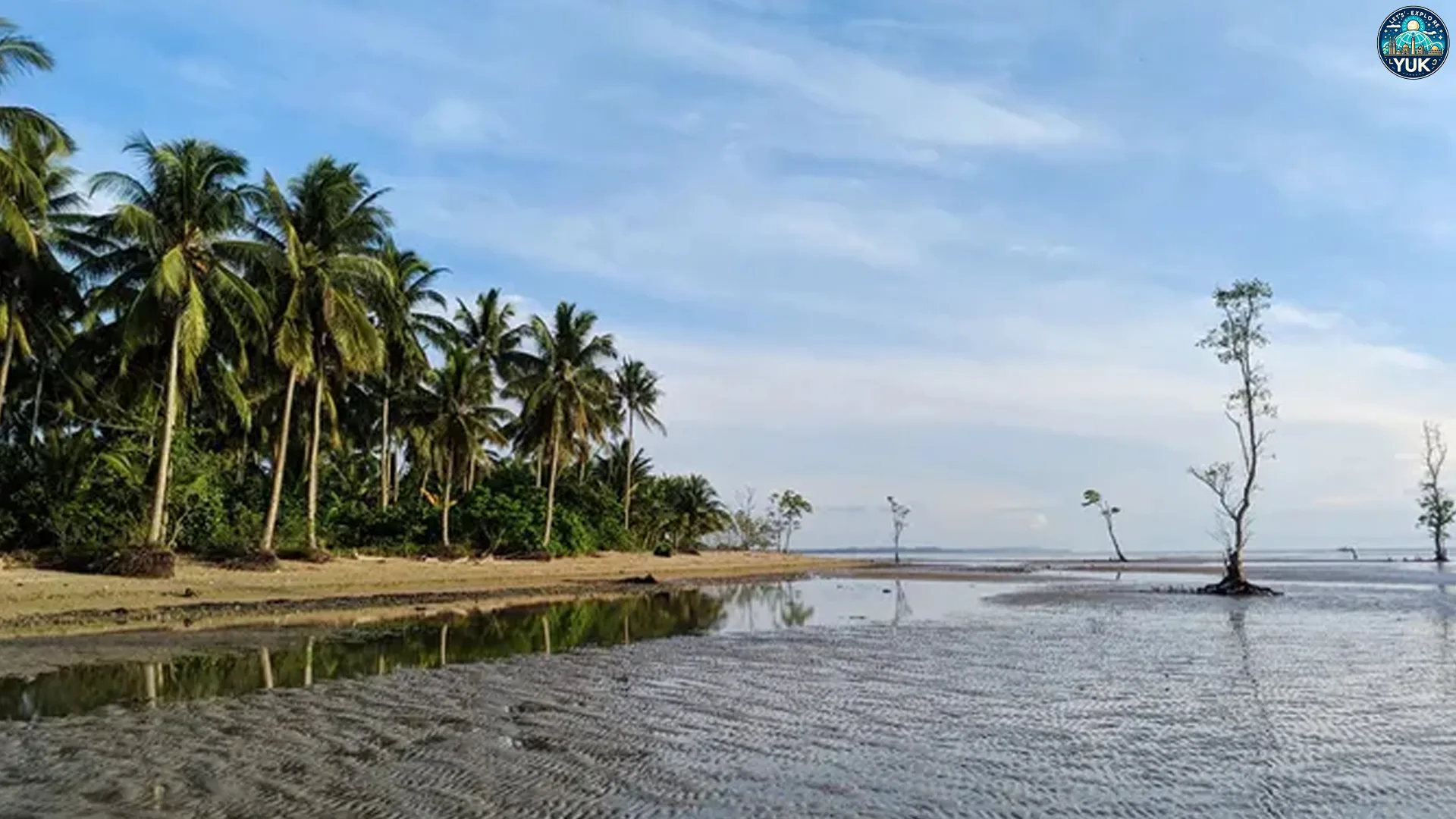 Kejutan Alam di Pantai Serumpun yang Harus Anda Lihat Sendiri