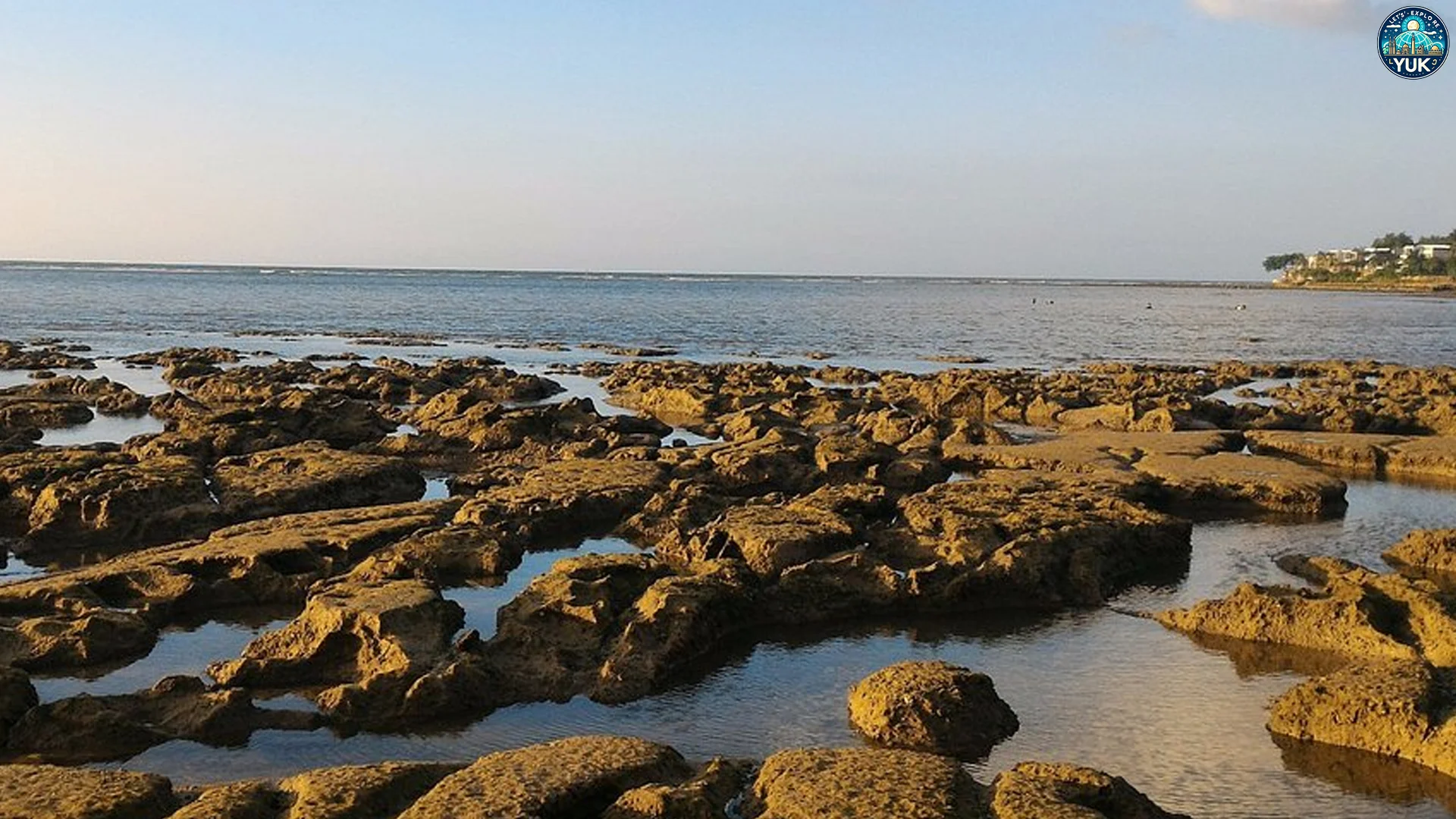 Wisata Pantai Lorena: Liburan Santai di Surga Tersembunyi