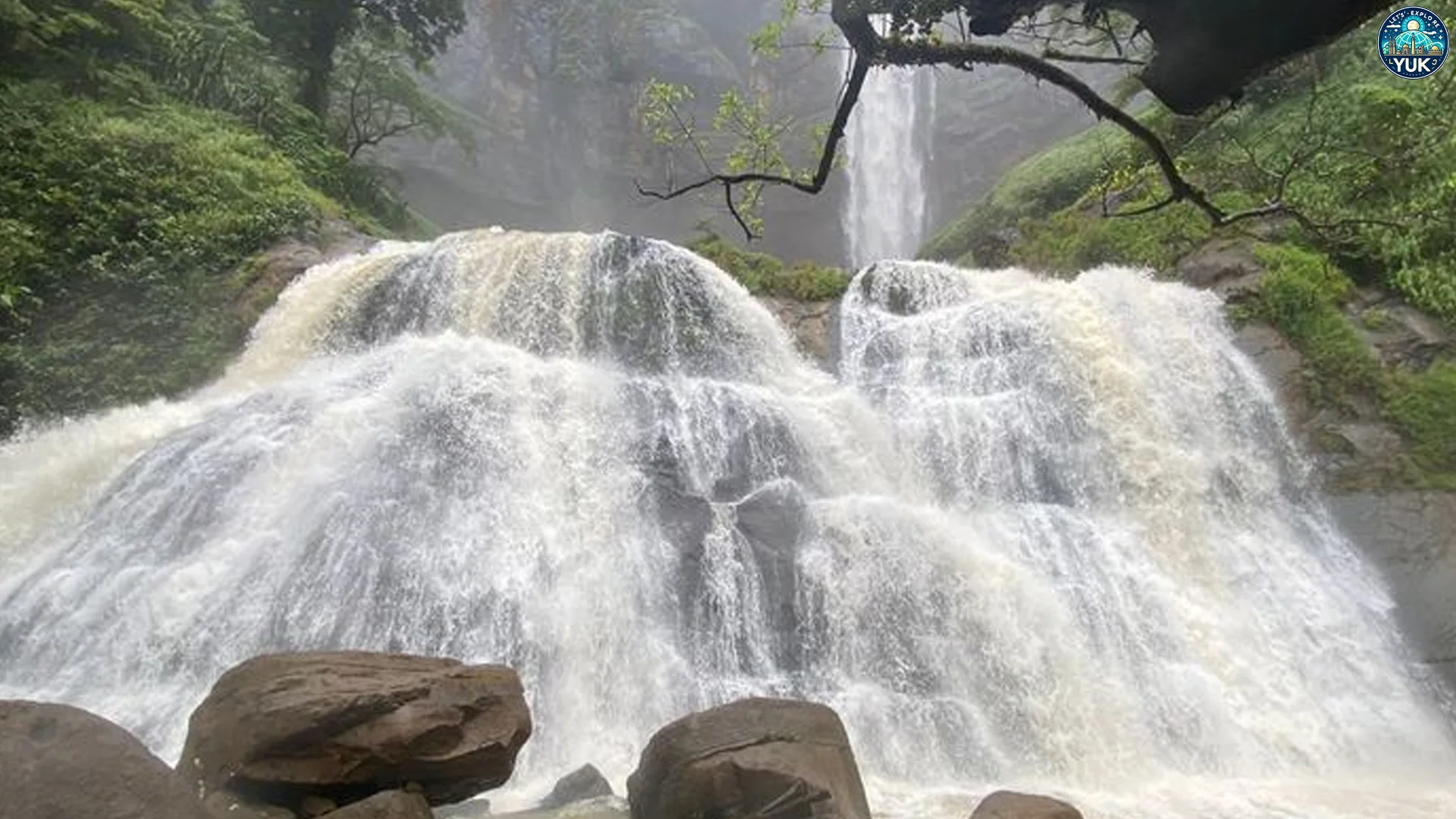 Curug Cikanteh dengan Tingkatan Air Terjun Super Epic Banget