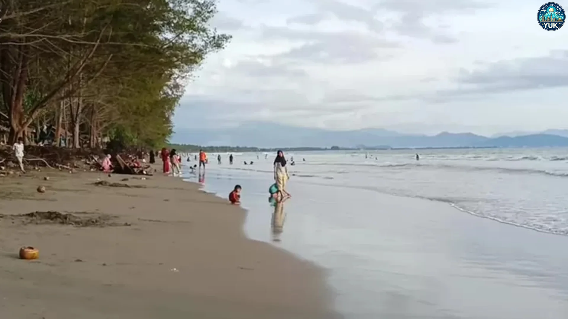 Pantai Pasir Jambak Jadi Destinasi Favorit Anak Milenial Padang