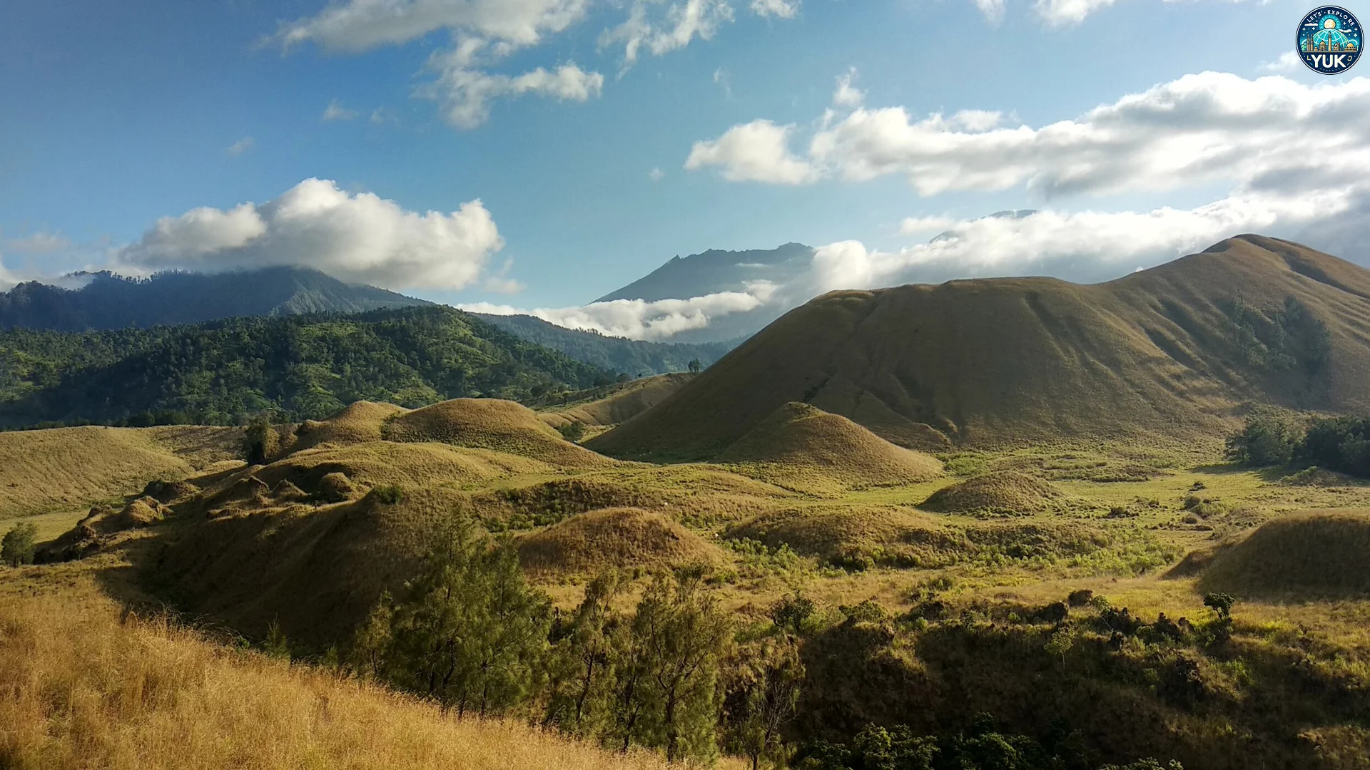 Kawah Wurung: Panorama Hijau Dengan Momen Terbaik