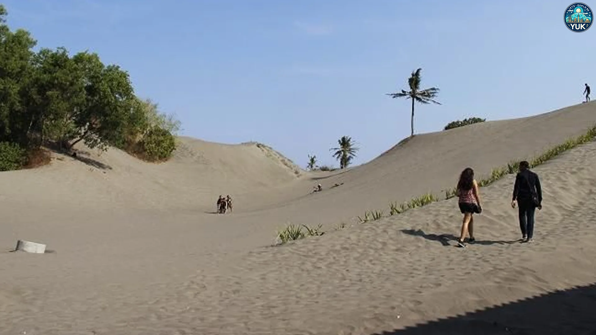 Gumuk Pasir Parangkusumo: Langkah Trek Halus Anti Panas