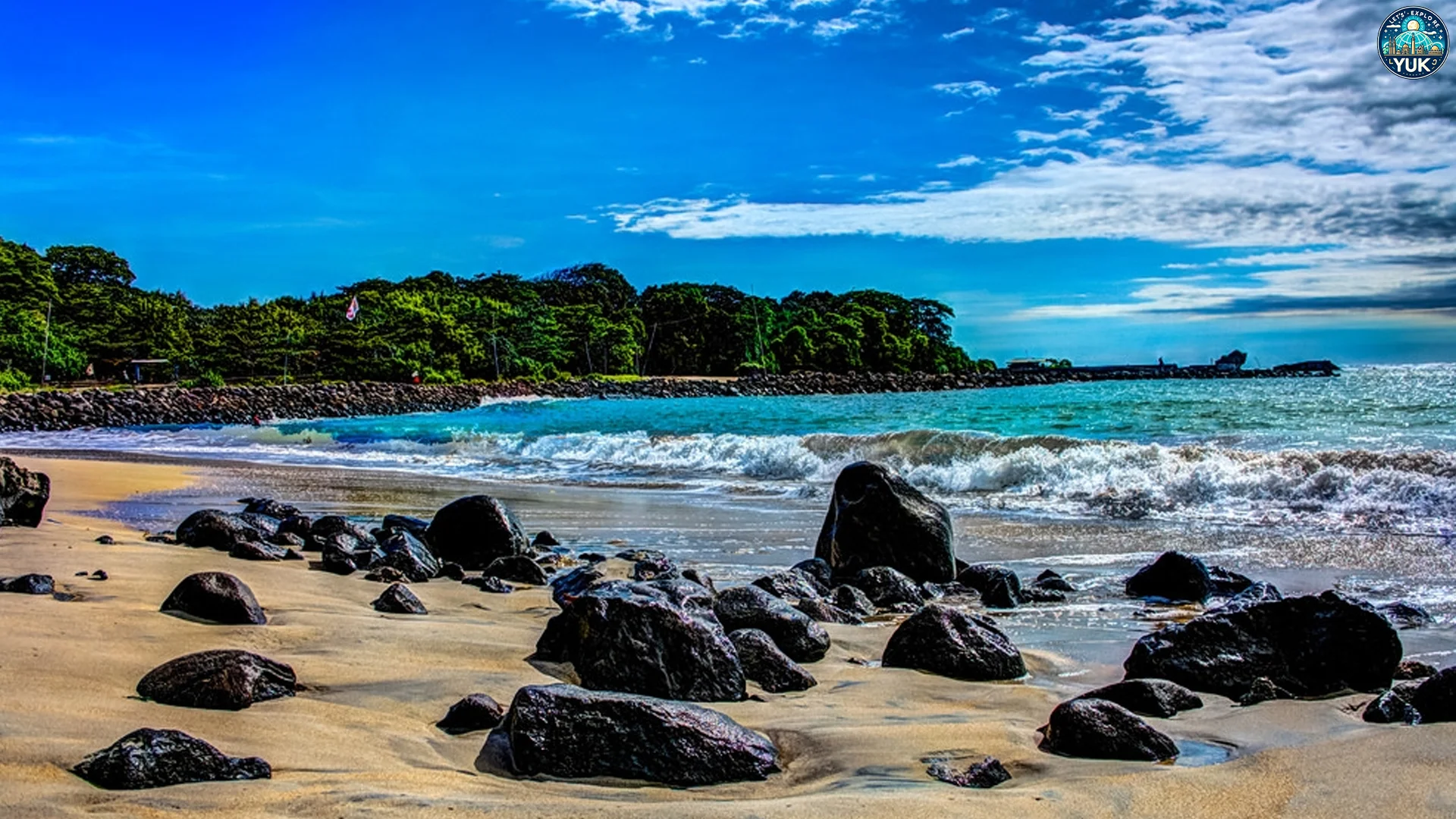Eksplorasi Pantai Santolo dan Tempat Menarik untuk Pecinta Alam