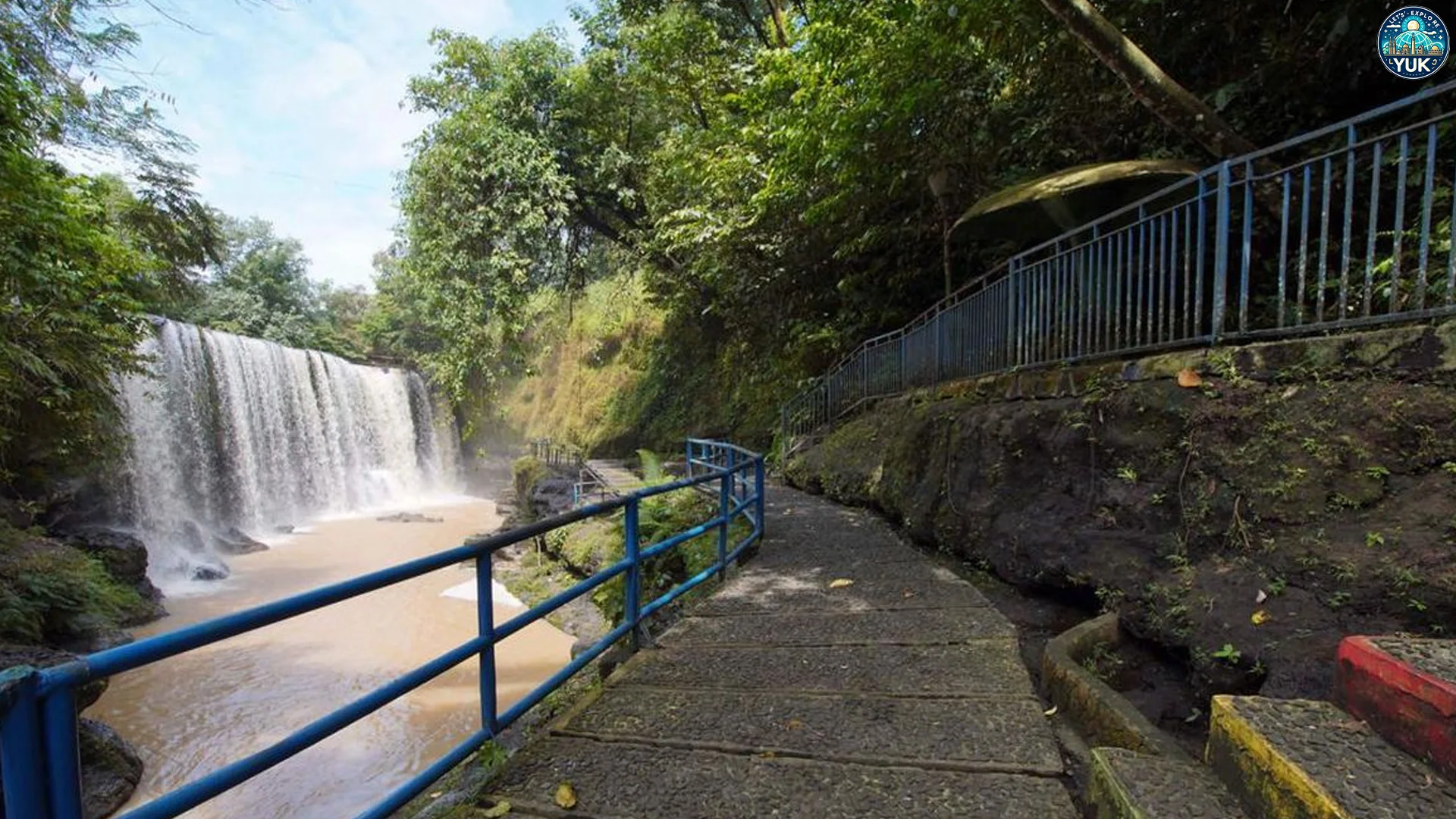 Debit Air Terjun Temam Paling Deras Di Akhir Tahun