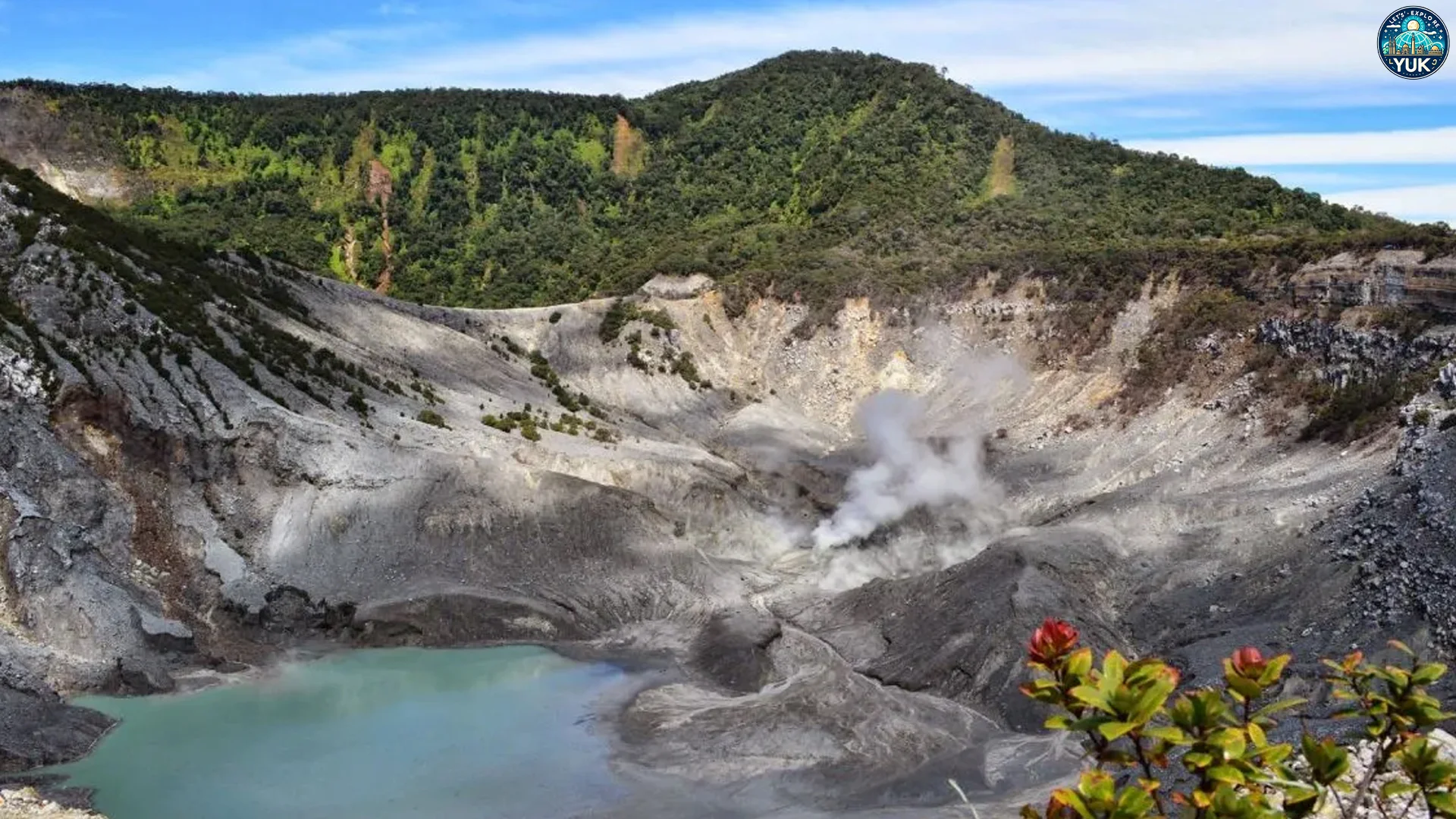 Pesona Tangkuban Parahu Kawah Aktif di Jawa Barat