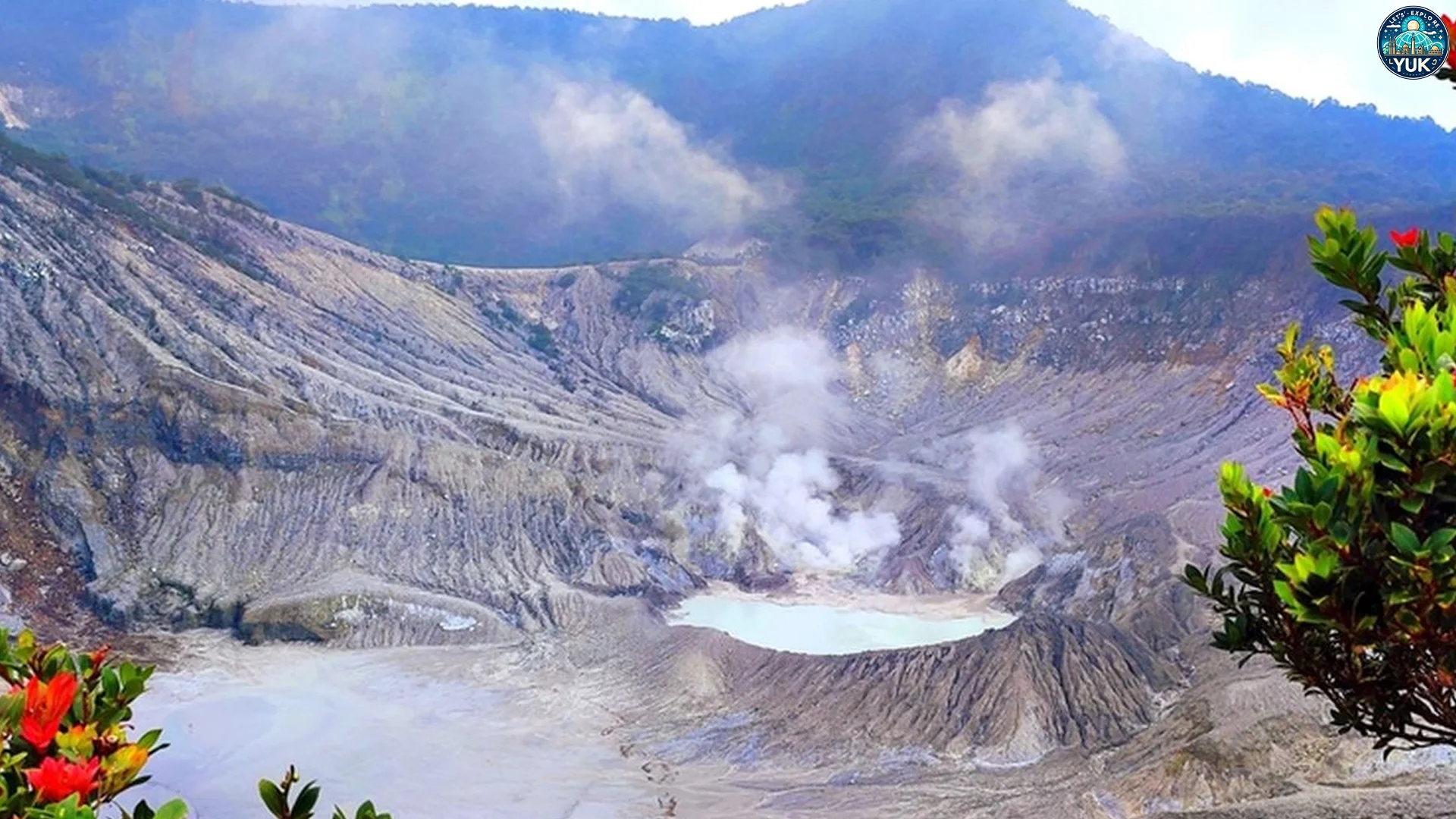Pesona Tangkuban Parahu Kawah Aktif di Jawa Barat 